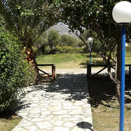 Holiday Tolofona Beach Ερατεινή Εξωτερικό φωτογραφία