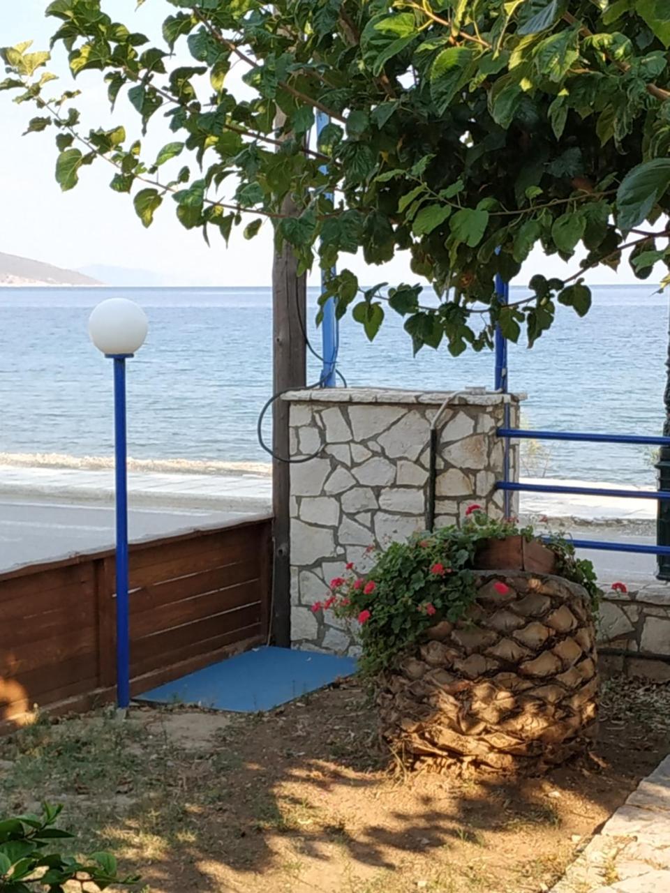 Holiday Tolofona Beach Ερατεινή Εξωτερικό φωτογραφία
